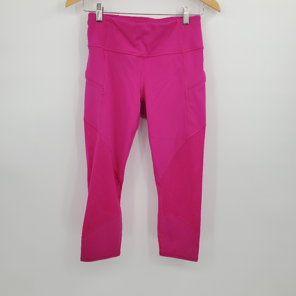 ◇◇ Athleta Mesh Power Contender Capri Leggings Electric Fuschia Size Size Small - Picture 11 of 12